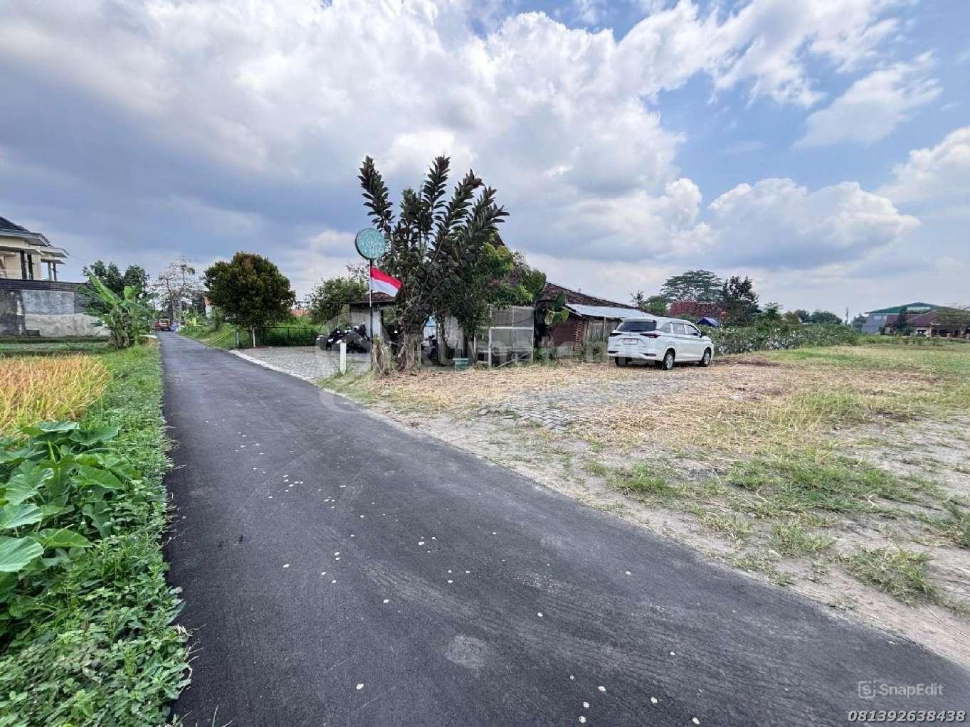 Dekat Hotel Hyatt Tanah Murah Jogja Jl. Palagan Km 8 Jl. Damai Sleman