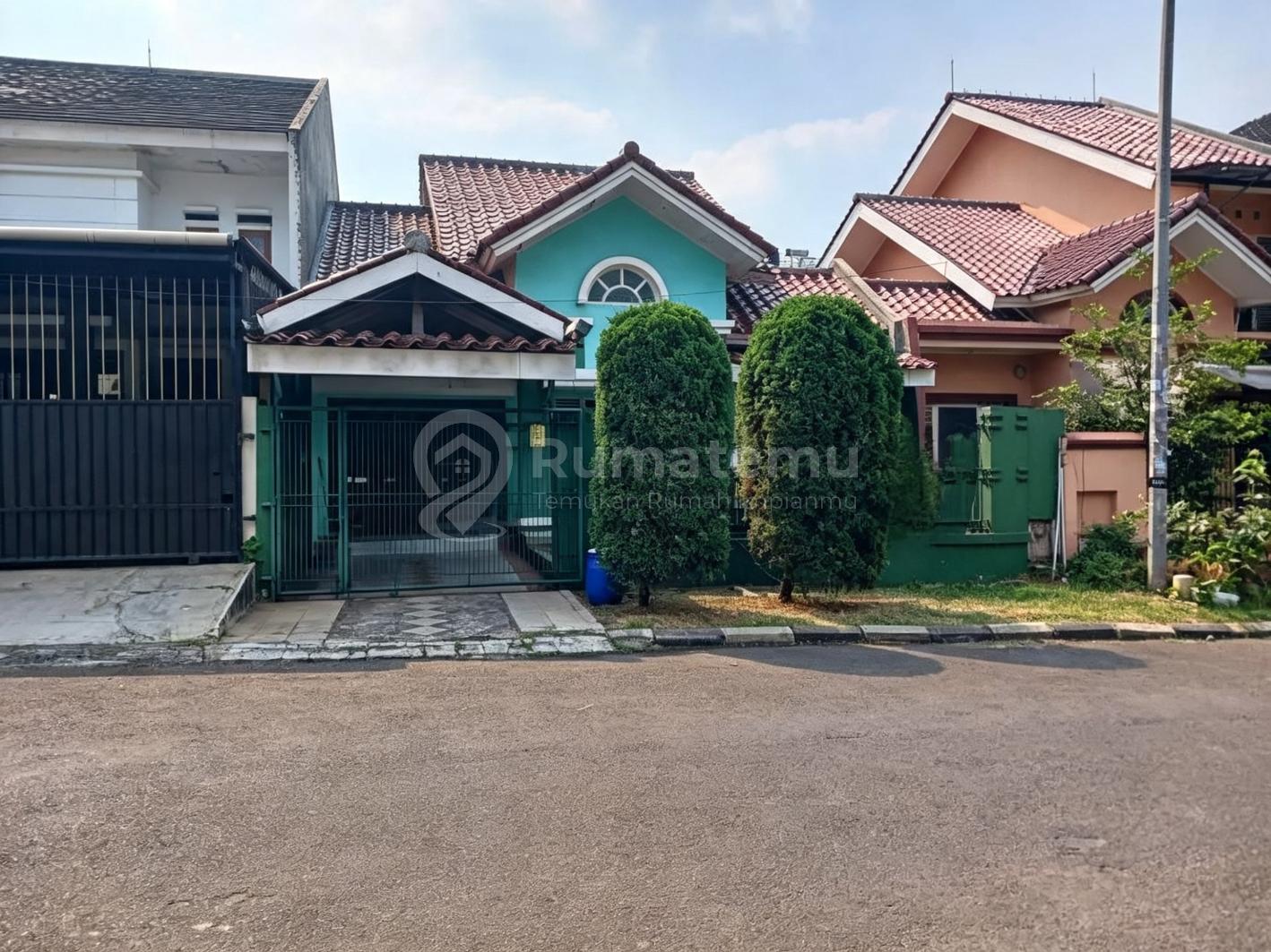 Dijual Rumah Row Jln 12M di Nusaloka BSD Sektor 14.5