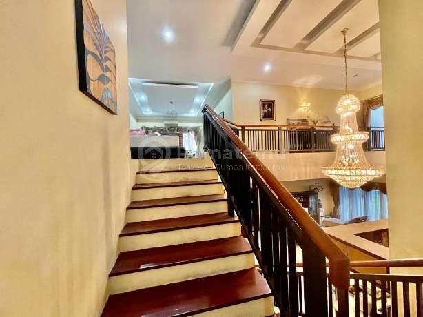Rumah Menteng Proklamasi. 2 Lantai. 21x35. With Swimming Pool. Siap Huni