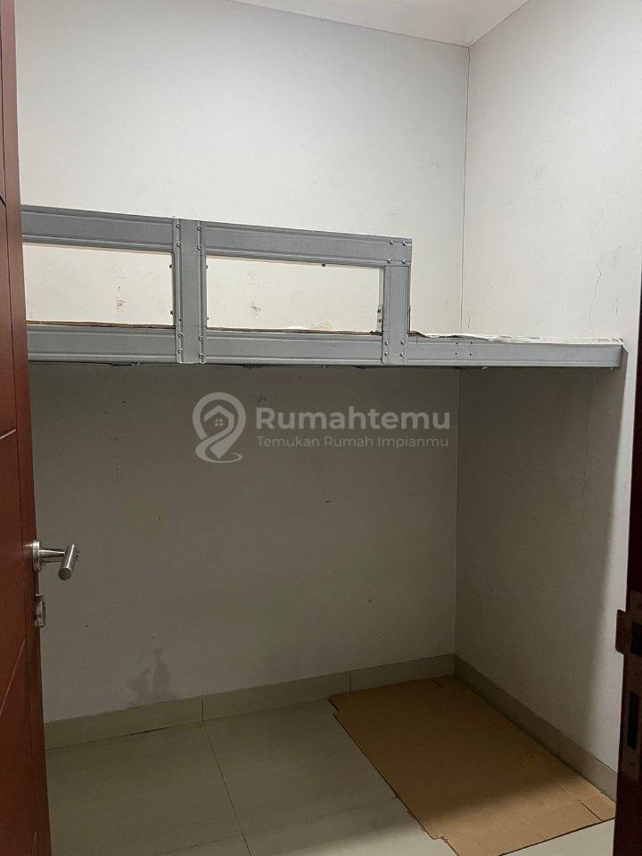 Sewa gudang atau toko murah tp luas