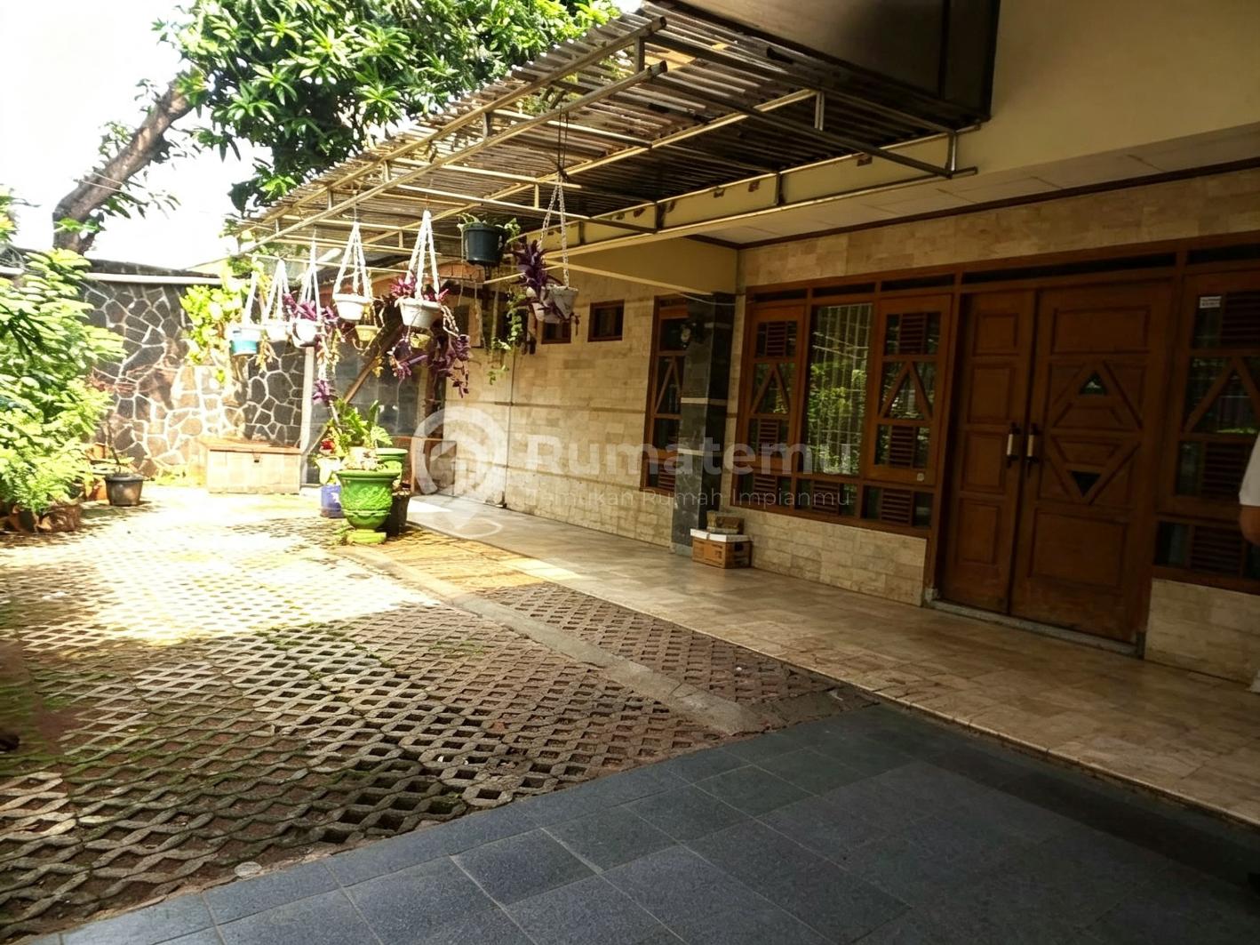 Dijual Rumah Komplek Siap Huni di Cempaka Putih Jakarta bangunan 2 lantai