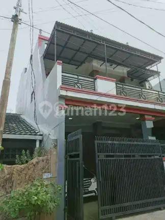 dijual murah rumah 2 1/2 lantai model minimalis di tanah tinggi jakarta pusat