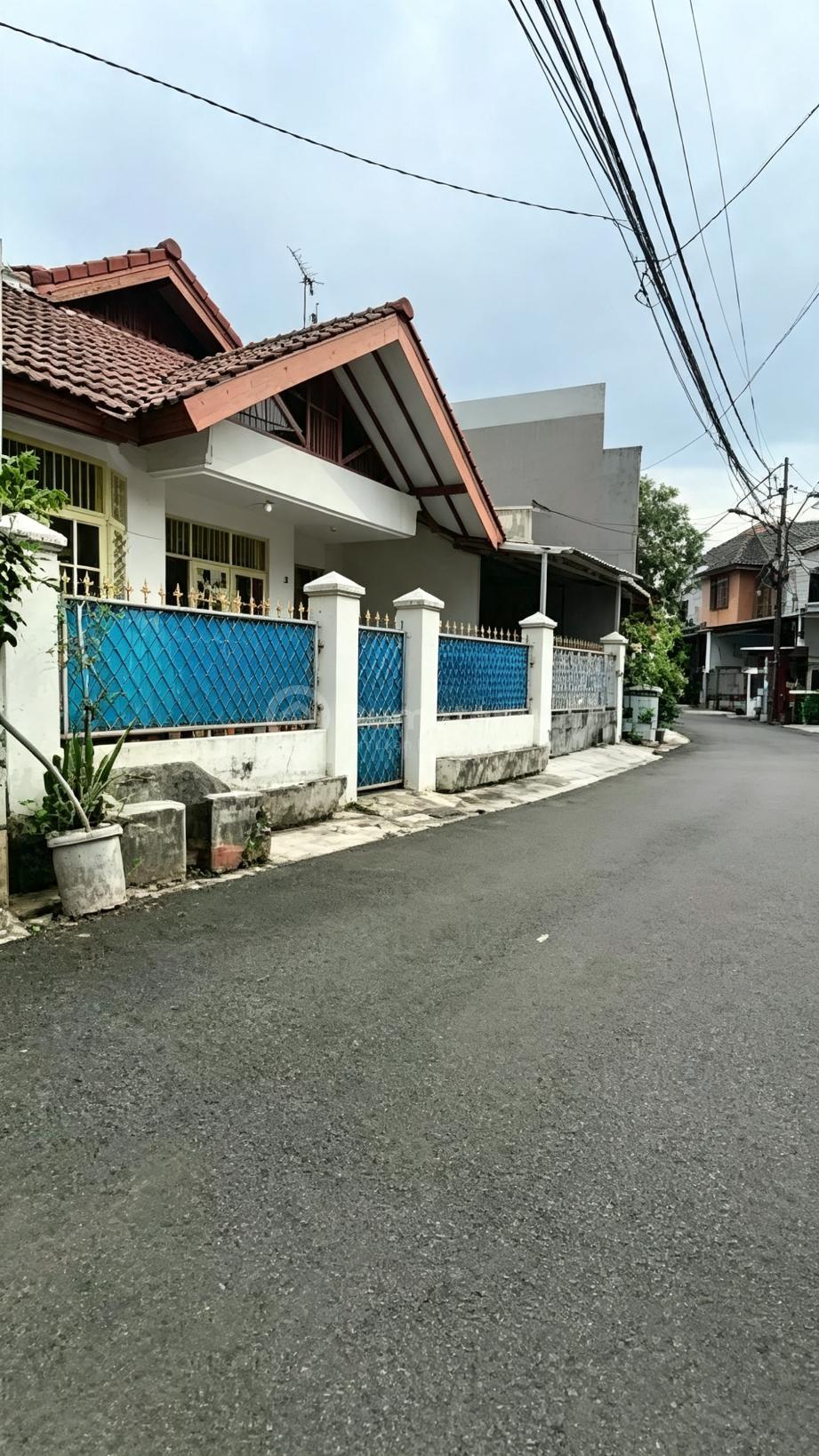 Rumah Siap Huni Dalam Komplek di Rawamangun