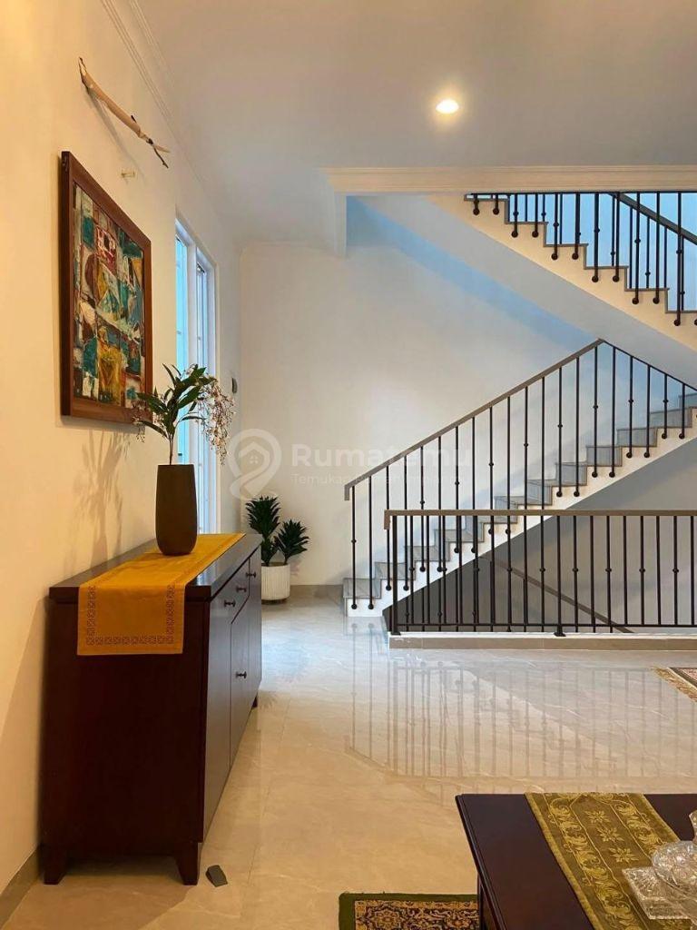 ​[VIEW PEGUNUNGAN] Rumah Mewah 3 Lantai SHM @ Rancamaya Golf Estate Bogor – 4,8M (Nego)