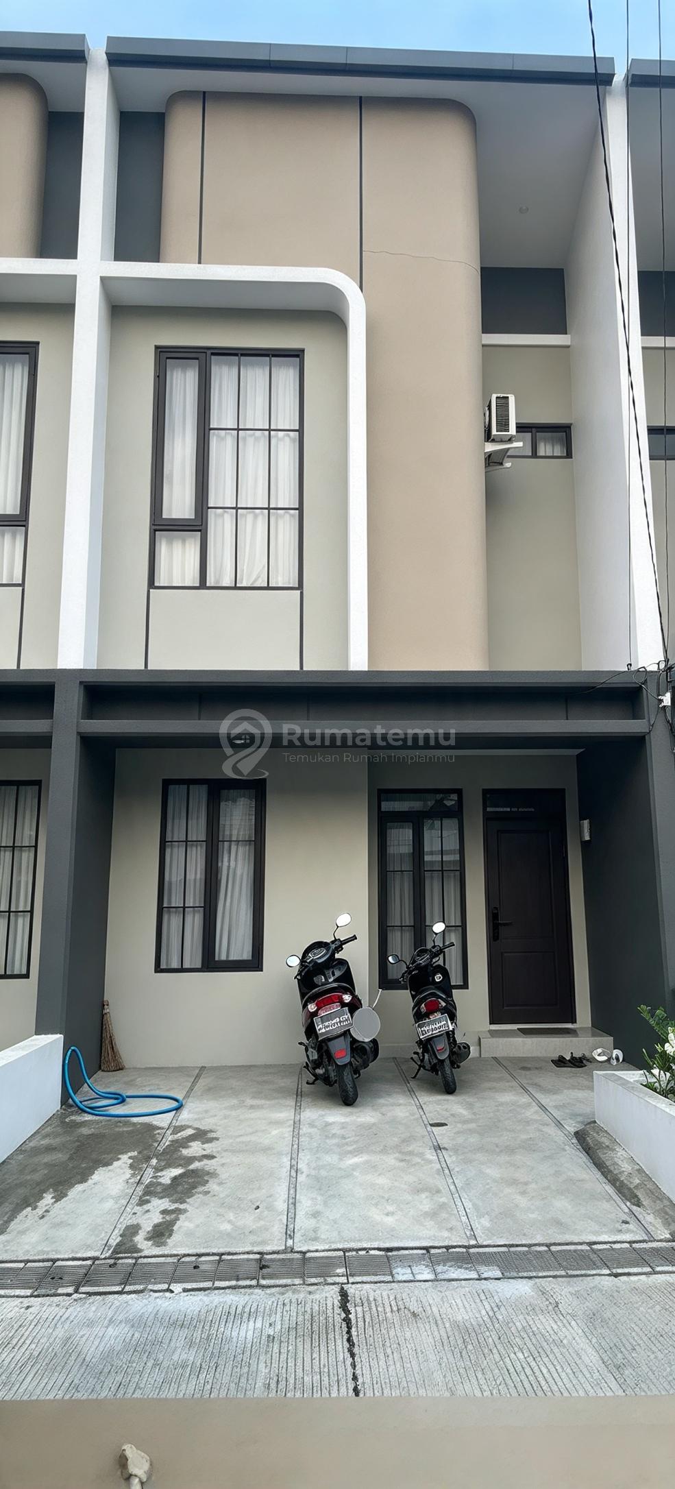 Disewakan Rumah 2 Lantai 3 KT di G Land Park Ciwastra