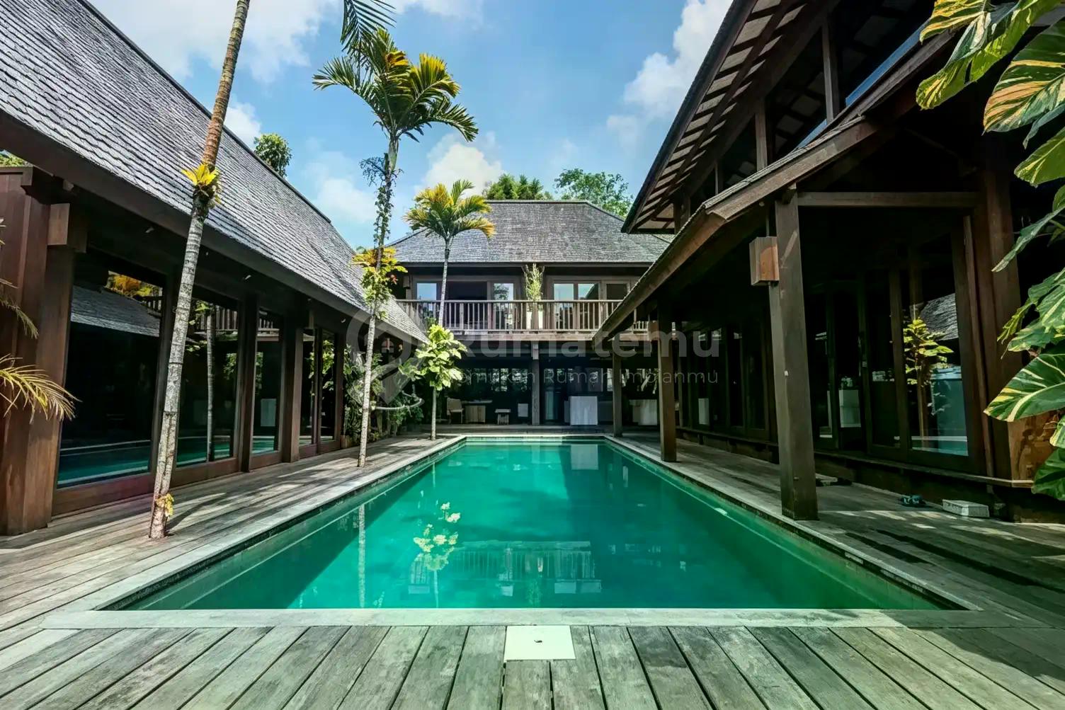 Rv-2826 Freehold Wooden Villa For Sale In Ungasan
