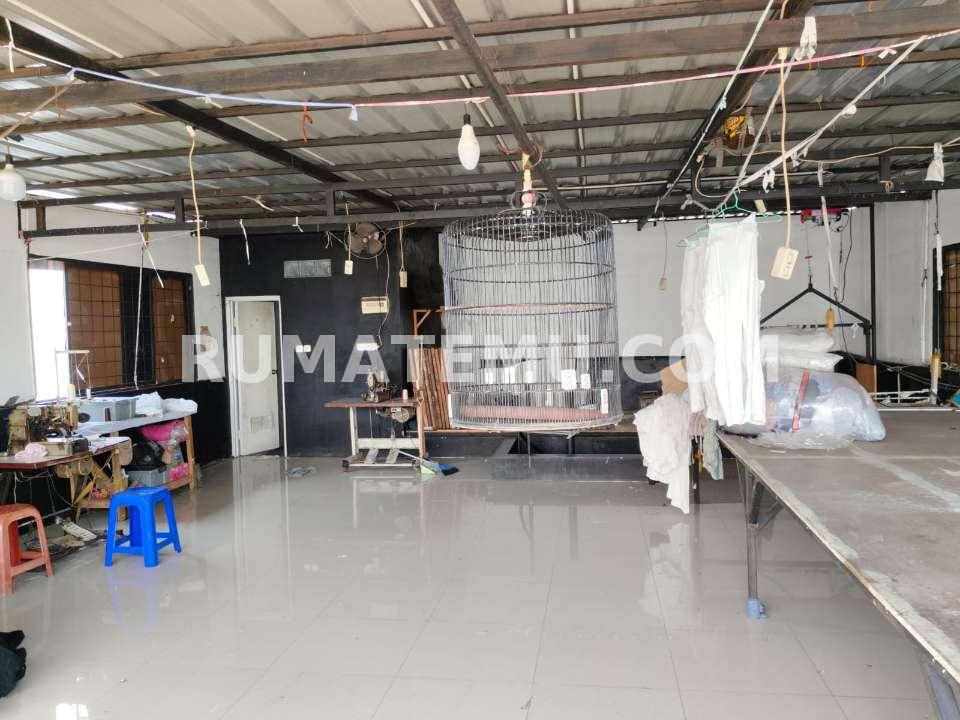 Rumah tempat iklan medsos di Jakarta 