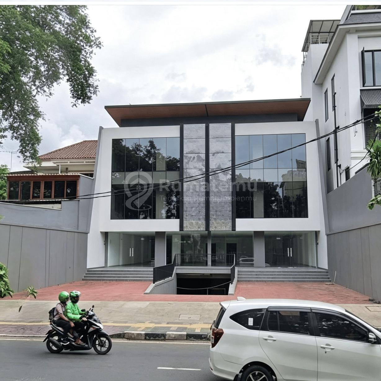 Sewa office space luas dengan Private lift di TB Simatupang, Cilandak Barat, Jakarta Selatan