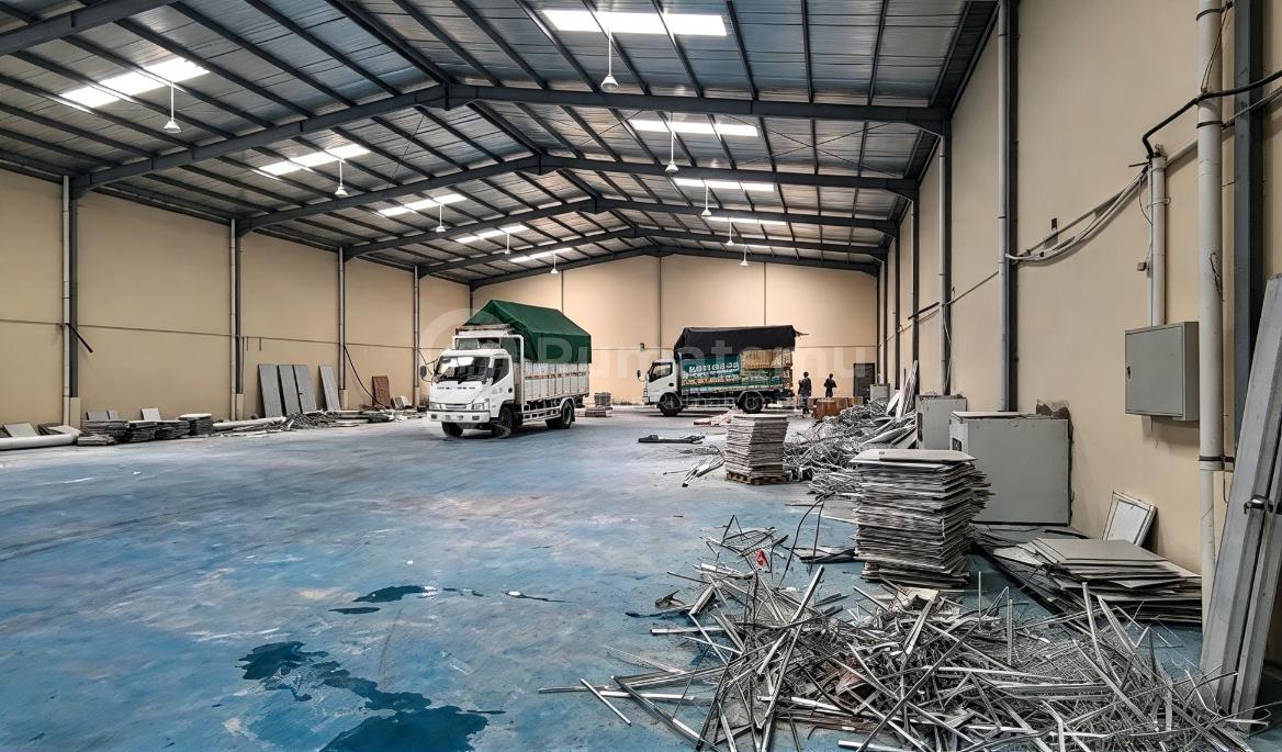 Disewakan Gudang Gandeng Mandiri di Cikarang Rapi Sudah Epoxy bisa untuk Gudang Makanan