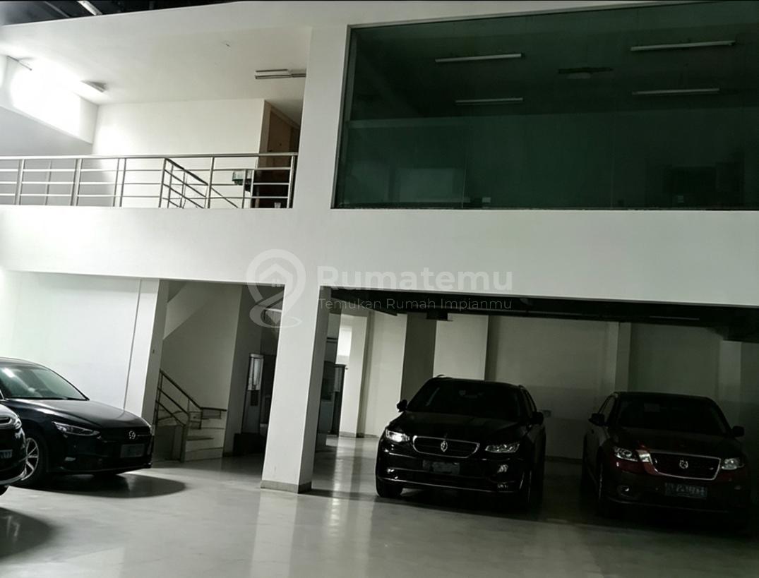 Disewakan Gedung Ex-showroom Fatmawati Jakarta Selatan