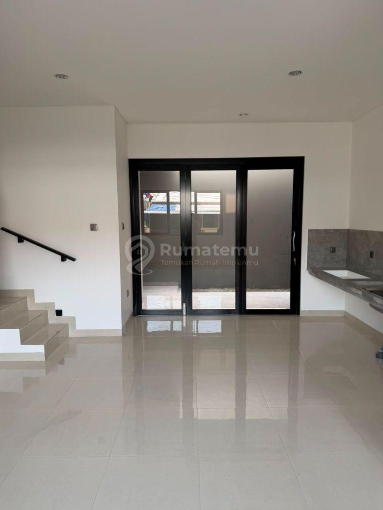 DIJUAL RUMAH BARU DI VILA MELATI MAS