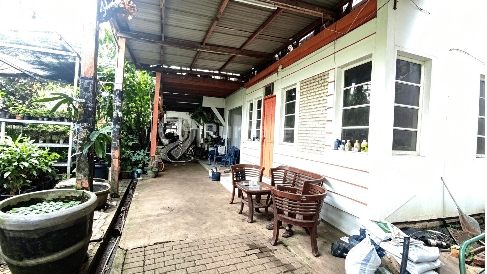 Jual tanah komplek hadap timur dengan akses jalan 2 mobil lebih di area Duren Sawit, Jakarta Timur