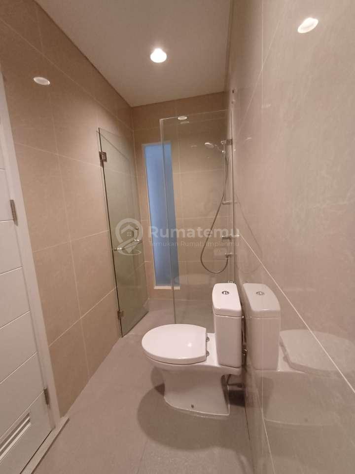 Dijual Cepat Rumah di The Riviera at Puri 8×18.