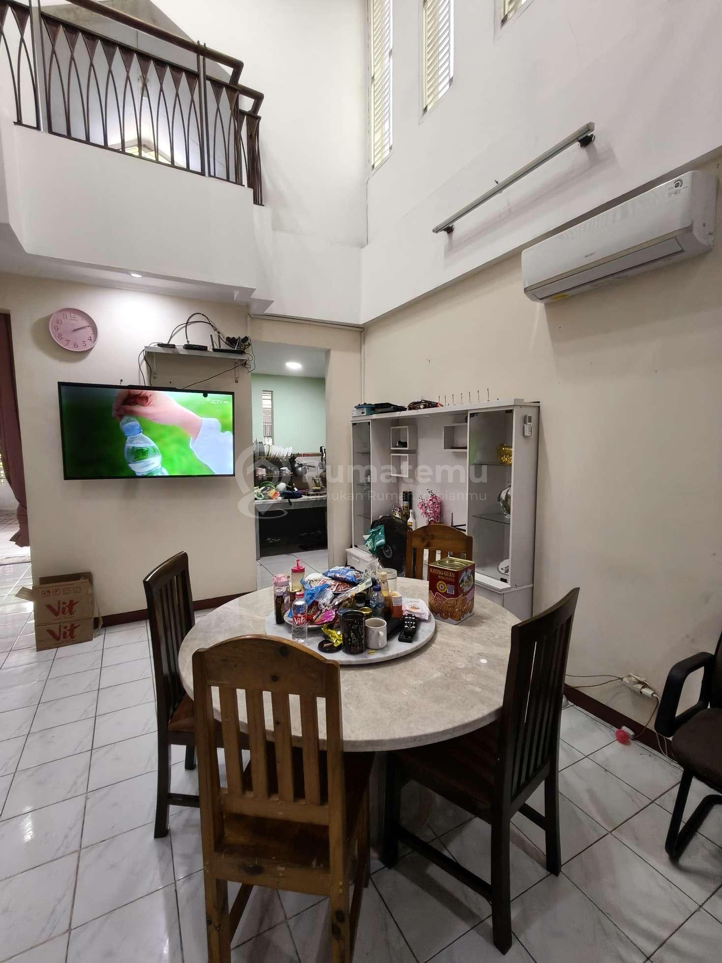 Jual Rumah Komplek Cantik Graha Raya Bintaro