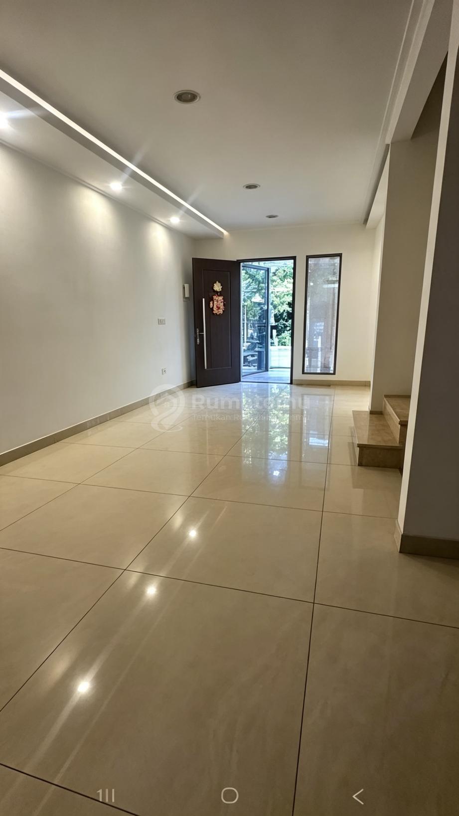 Dijual Rumah Golf Island PIK siap huni hadap selatan bisa kpr 