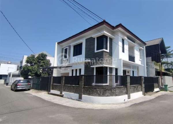 Jual Rumah Hook Logam Dekat Ciwastra Buah Batu Bandung