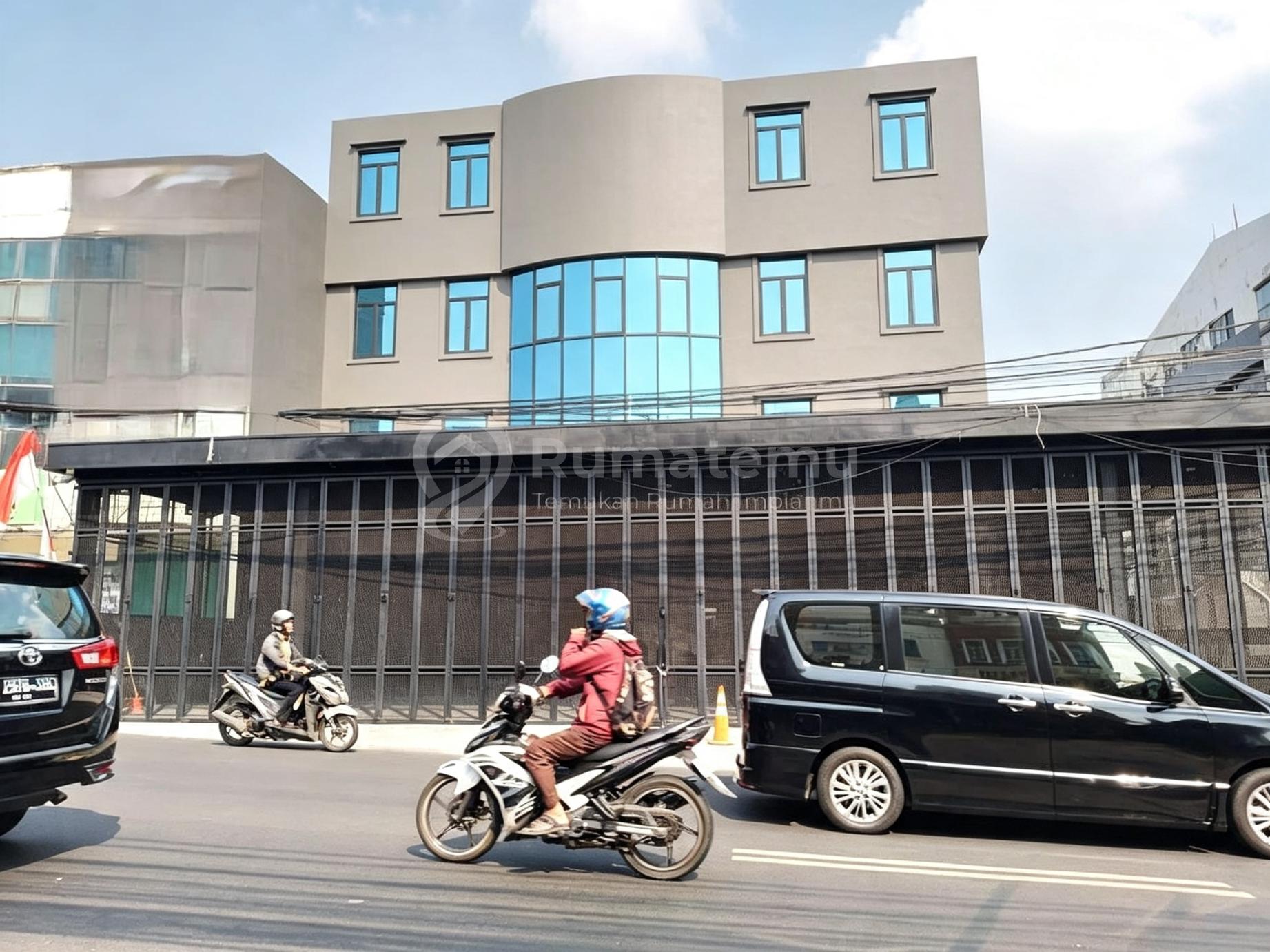 Disewakan Gedung Baru renov furnished baru di Kebayoran Baru Dekat PI Mall, Gandaria Utara, Kebayoran Baru, Jakarta Selatan 