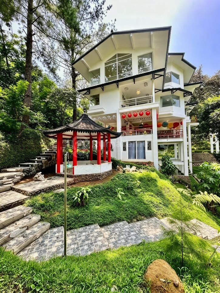 Dijual Villa Puncak Megamendung Bogor Japanese Style Full Furnished Ramai Tamu dan Harga Bagus Lokasi Strategis