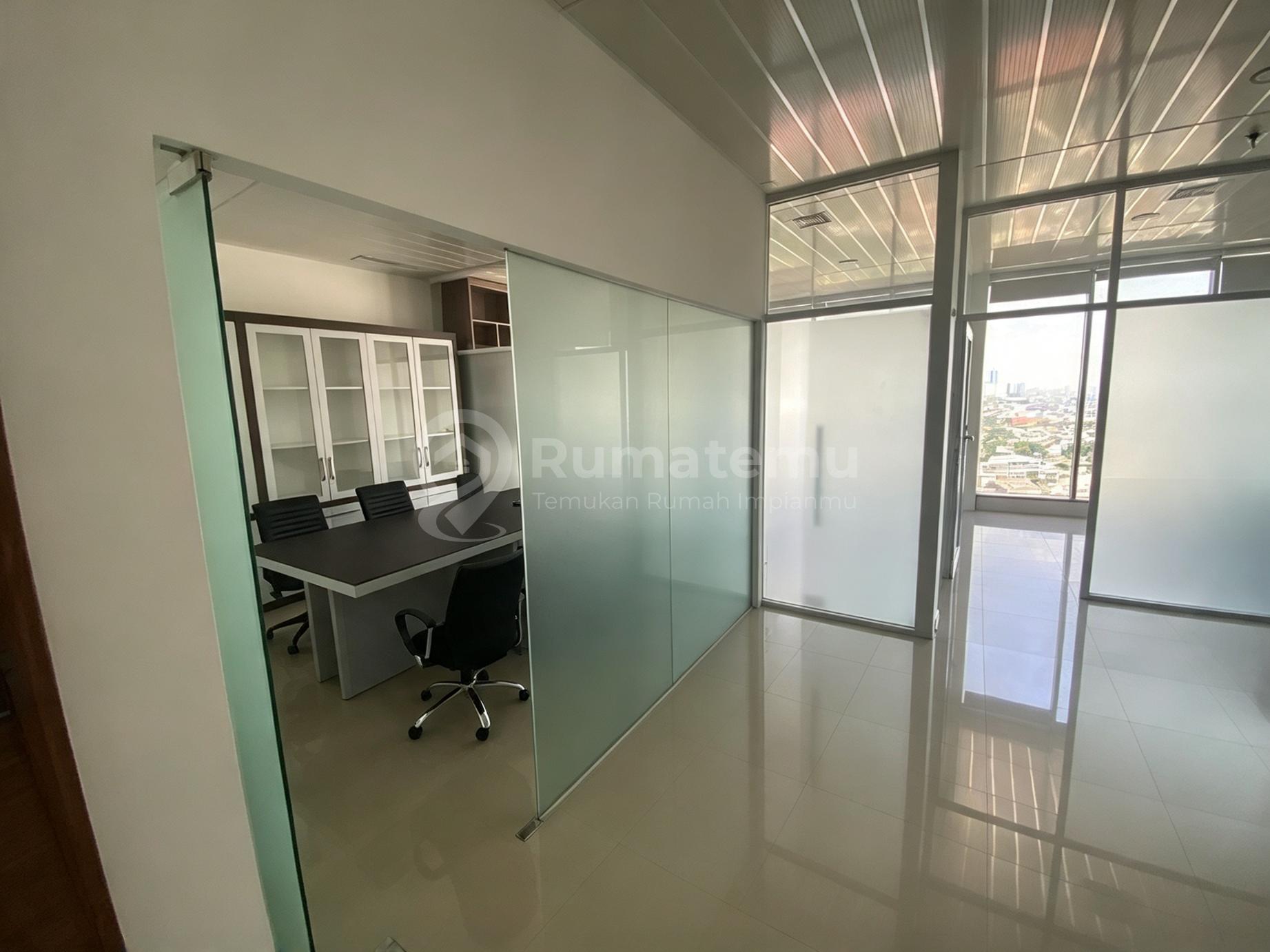 Disewakan Office Gold Coast Pik Lokasi Strategis