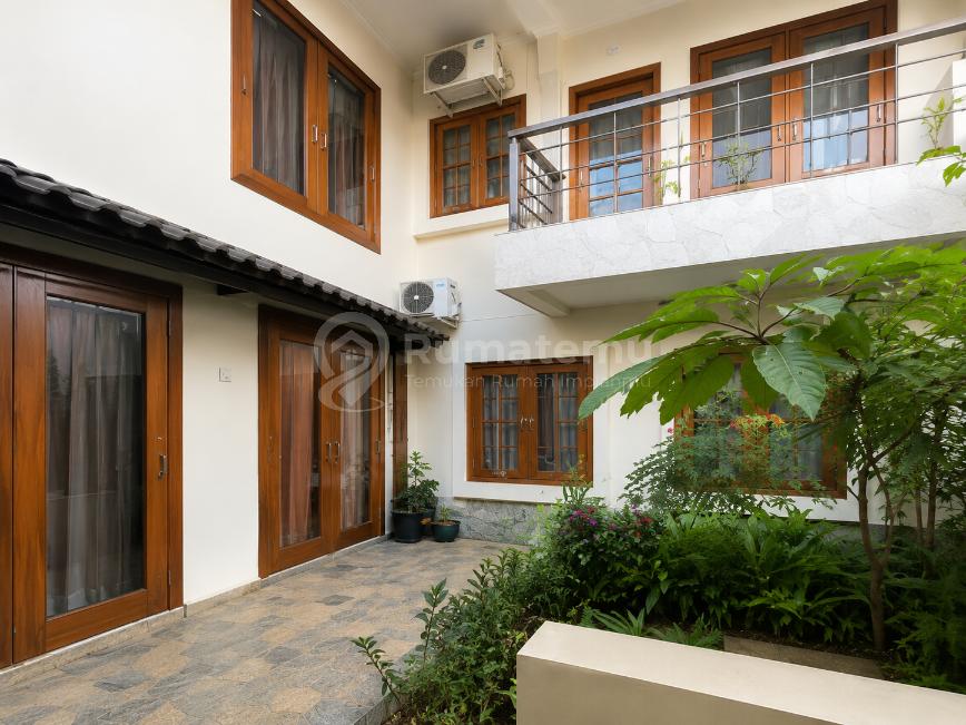 Rumah Cantik Siap Transaksi Nyaman Asri Taman Tirta Golf Bsd
