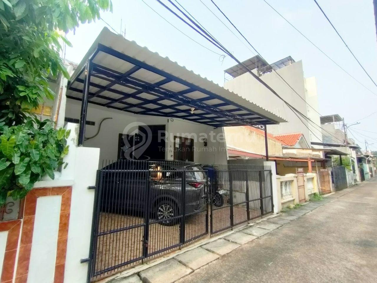 Dijual Rumah Bagus Semi Furnished dengan Lokasi Strategis di BCS Kelapa Gading, Jakarta Utara