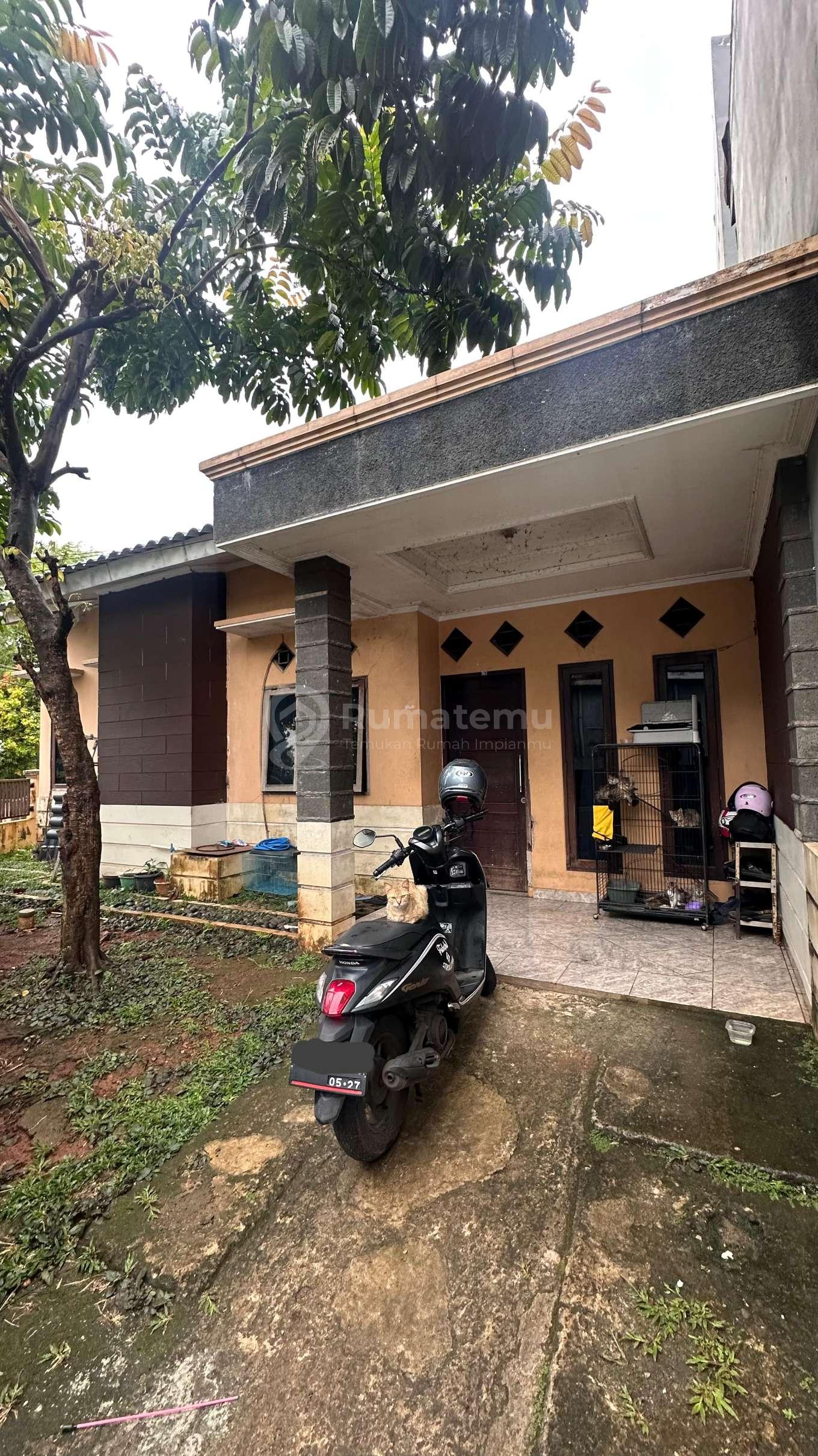 Jual Rumah Hook di Komplek Graha Raya