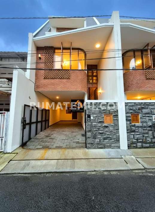 Rumah Baru Design Modern Natural Tropis Di Cipinang - Rawamangun/T02