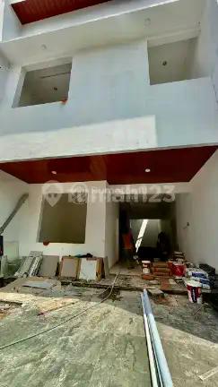 Dijual Rumah 3 Lantai Bangunan Baru Lebar 6 Meter di Melati Mas