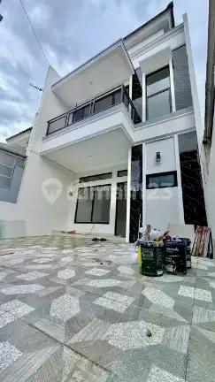 Dijual Rumah Bangunan Baru di Gading Serpong Sektor 8B