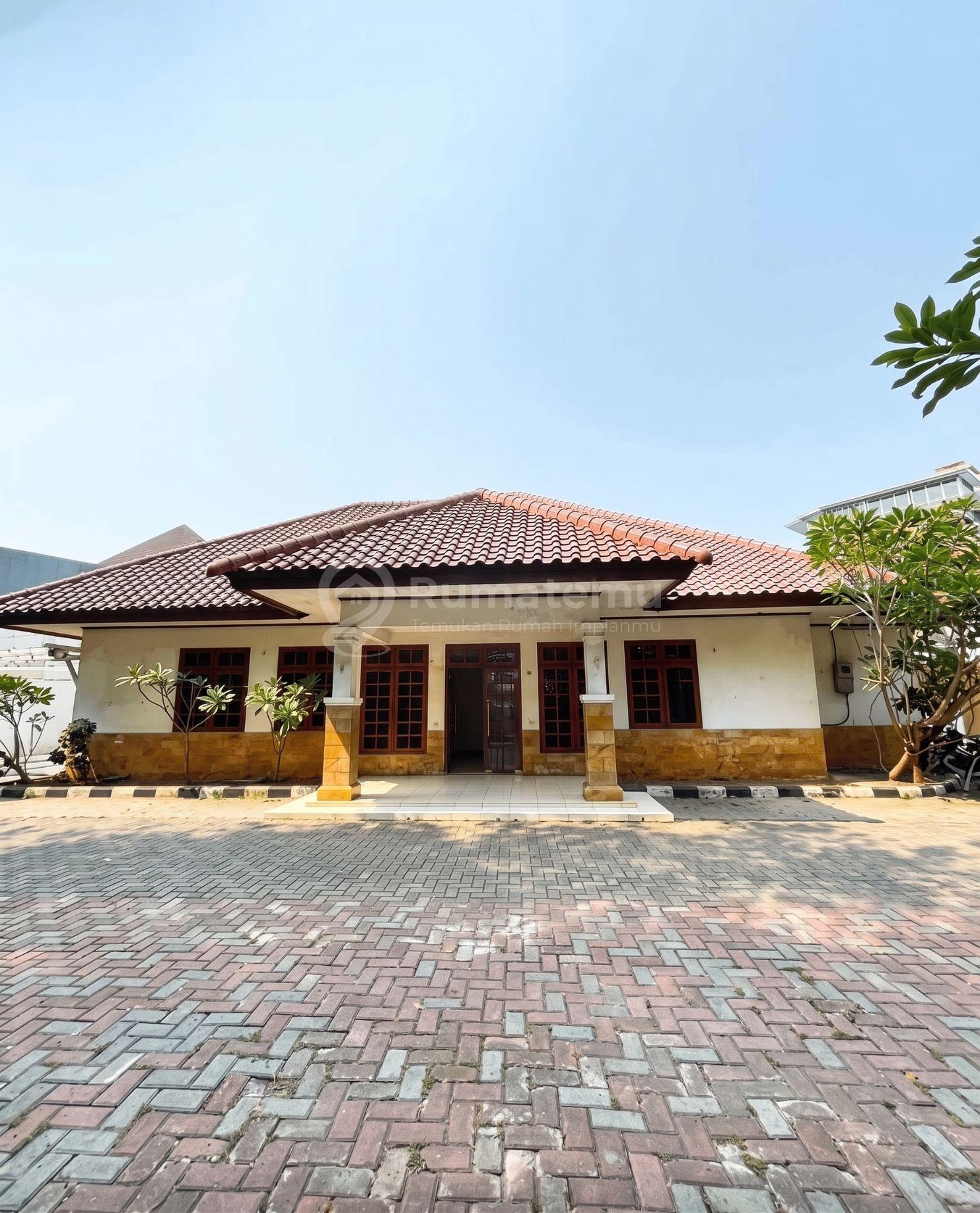 Sewa Rumah di Area Komersial, Cocok untuk Usaha & Kantor