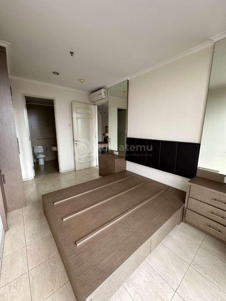 Dijual apartemen 2 plus 1 bedrooms Sudirman Fx City view Lokasi Strategis