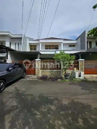 Rumah Secondary Dalam Komplek di Pondok Bambu