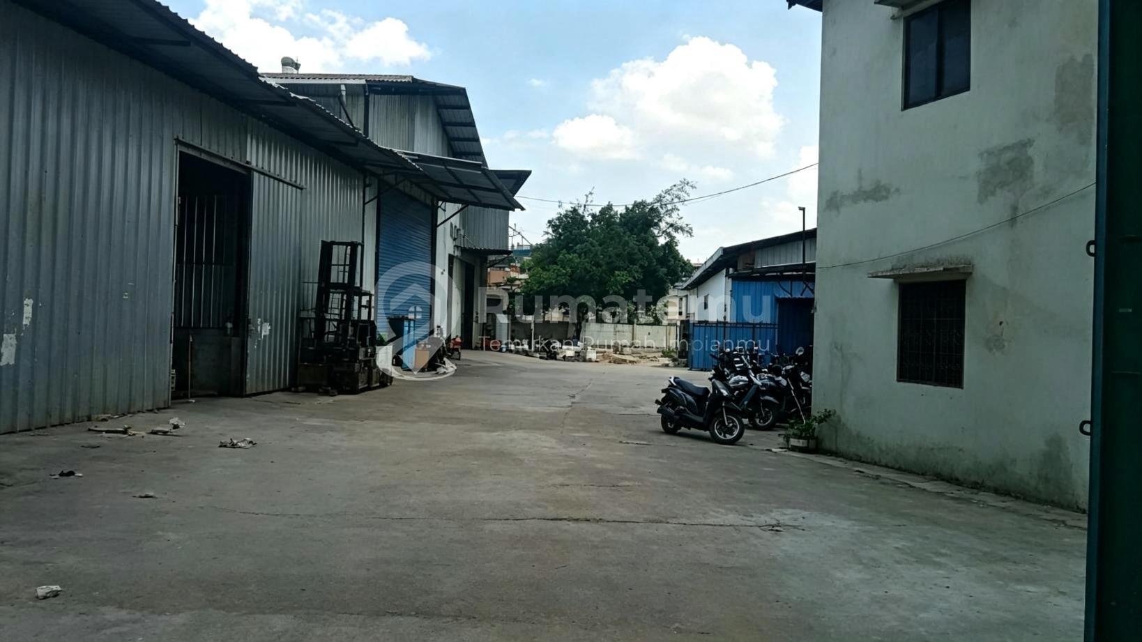 Di Sewakan Gudang 860 M2 di Komp Pergudangan Prima Daan Mogot Cengkareng Jakarta Barat