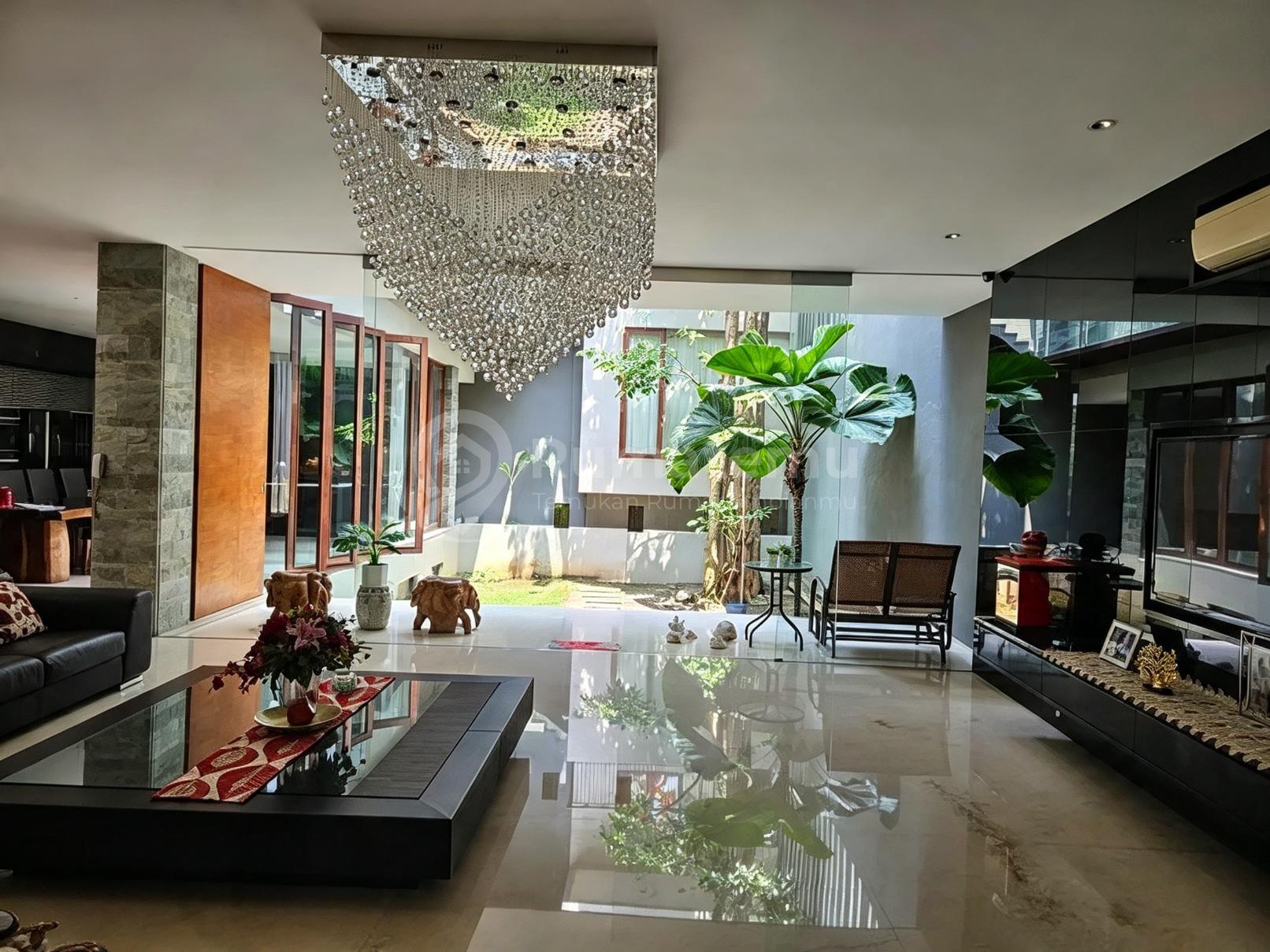 Dijual Rumah Mewah Puri Full Furnish Siap Huni