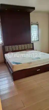 Rumah 2 Lantai Cantik Semi Furnished Timur Lokasi Premium Cibubur