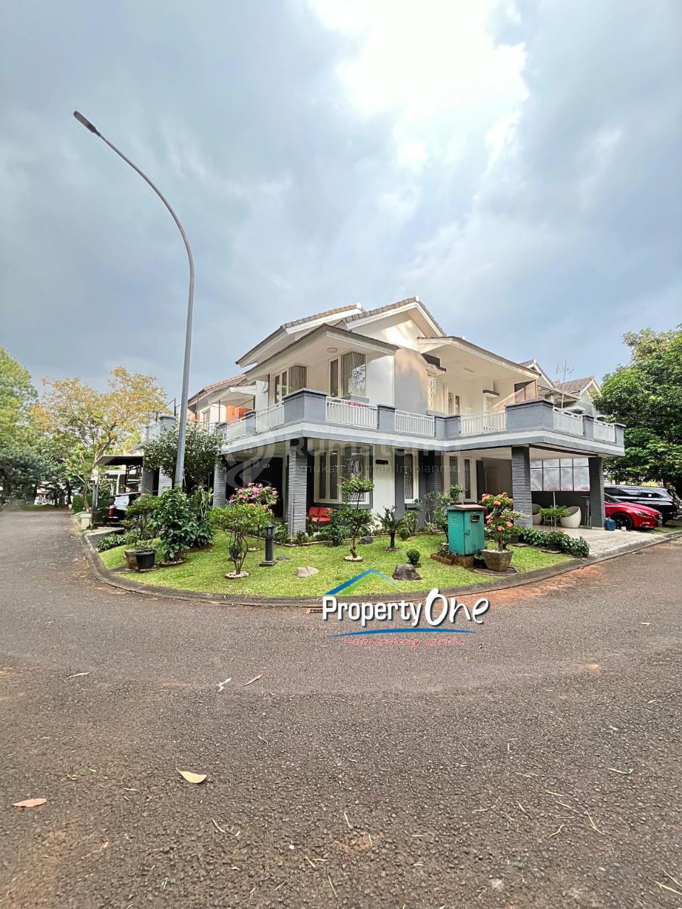 Jual Rumah Hook Luas 2 Lantai di Neo Catalonia, Carport/Garasi Muat 3 Mobil, Dekat Akses ke Pasar Modern BSD, KRL Rawa Buntu & Akses Pintu Tol