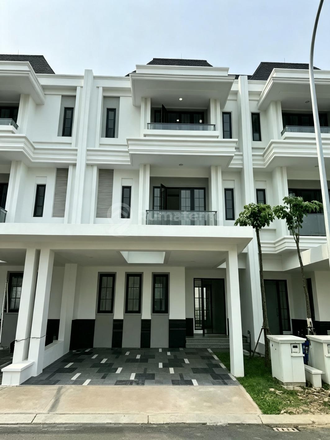 Dijualrumah 3 Lantai di Sutera Winonaalam Sutera Tangerang Harga 5,1 Miliar