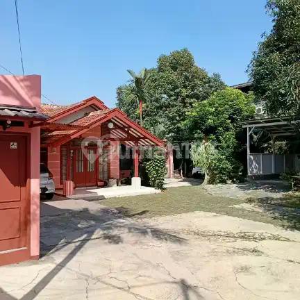 Rumah dengan Tanah Luas Dijual Hitung Tanah di Jl.raya Taman Kopo Indah 1