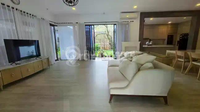 Rumah di De Park, Dekat Nanyang, Ada Pool, Furnish