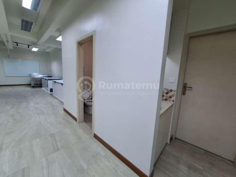 Sewa 2 unit Ruko 1 lantai Dikomplek Pondok Pinang Center