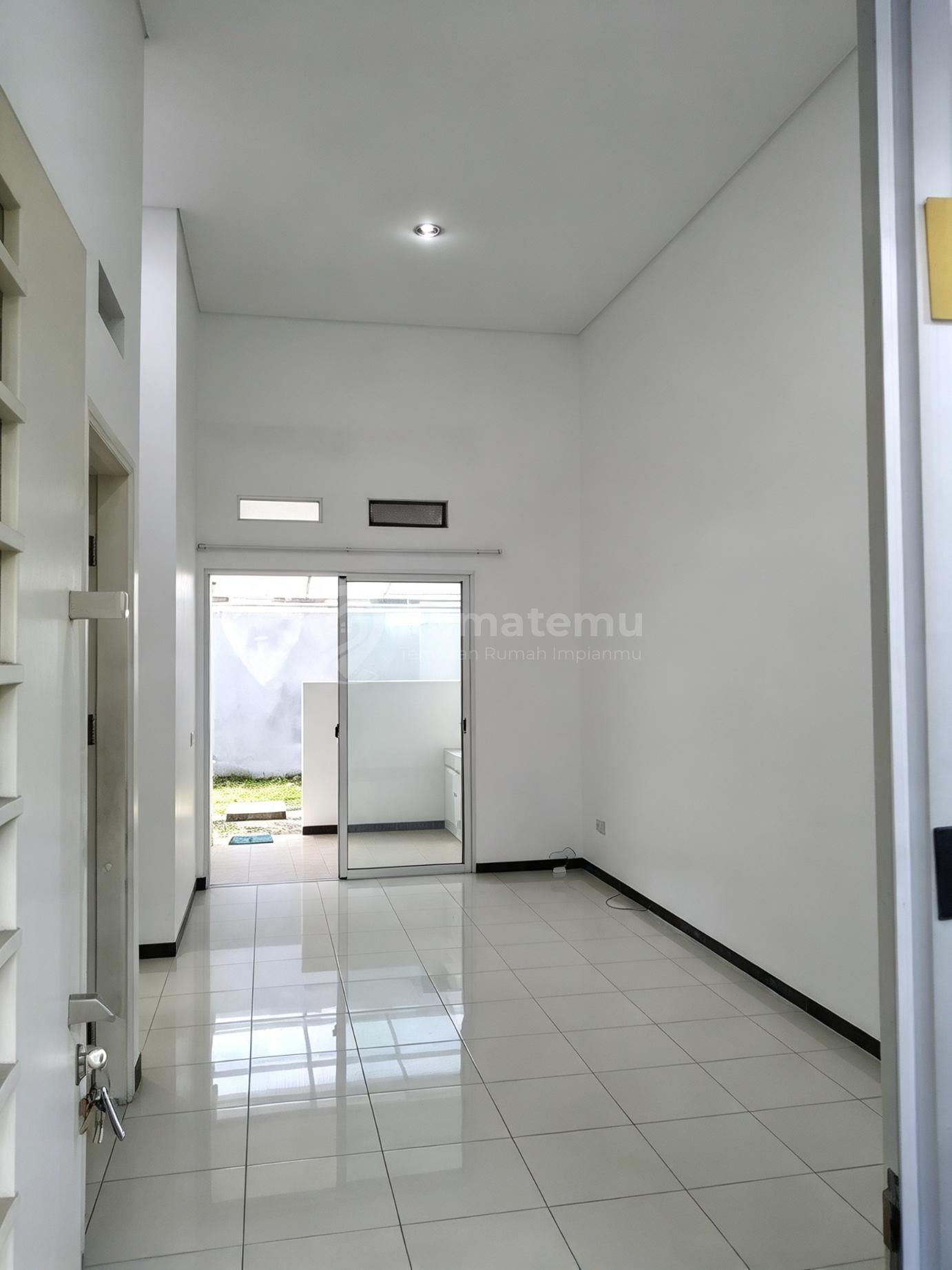 Disewakan Rumah Kota Baru Parahyangan ( Kbp )Tatar Jingganagara