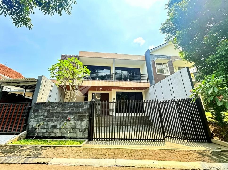 umah Baru Minimalis 2 Lantai Siap Huni Depan Green Area View Sungai dan Pegunungan Sentul City, Bogor