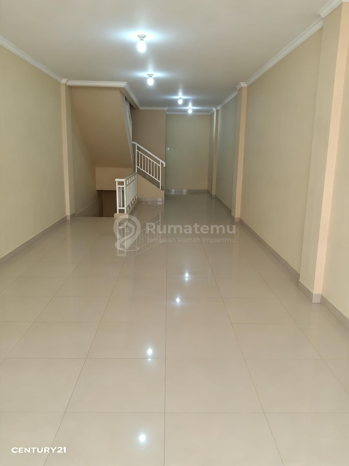 Disewa Ruko Siap Huni Lokasi Taman Surya 5