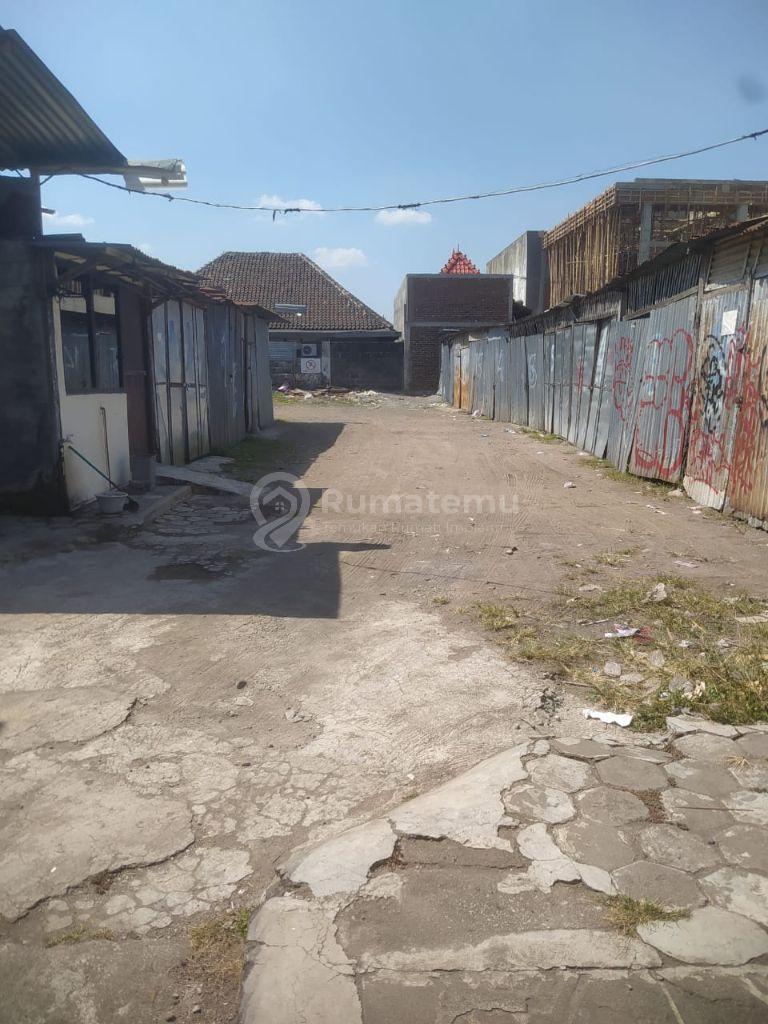 Dijual tanah strategis dekat banyak kampus dan fasum di Tengah kota Yogya, Lt 1354m2