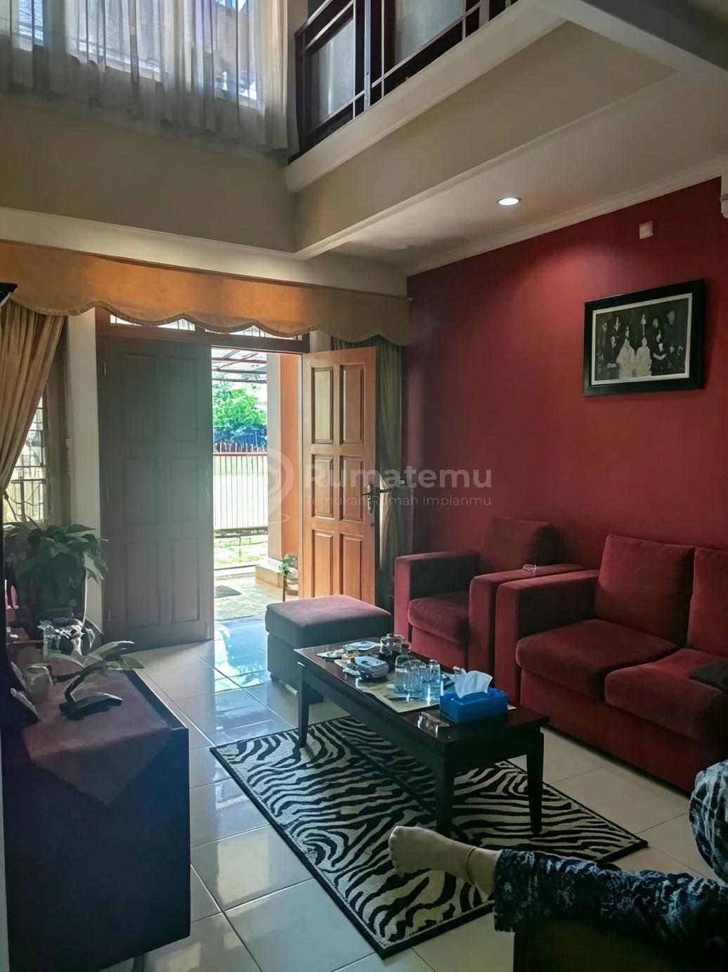 Bisa untuk Tinggal/Kantor di Area Tulodong, Super Strategis