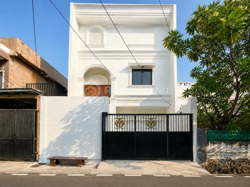RUMAH KEBAYORAN LAMA DEKAT PALMERAH BANGUNAN BARU JAKARTA SELATAN