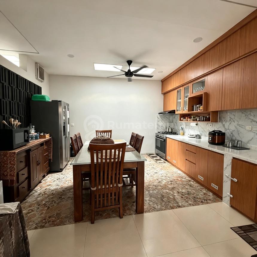Dijual Rumah Bagus Lokasi Strategis Harga Menarik di Bintaro