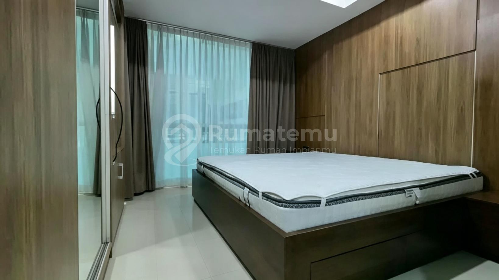 Dijual Unit 2 BR di Kemang Village Residence, Pet Friendly