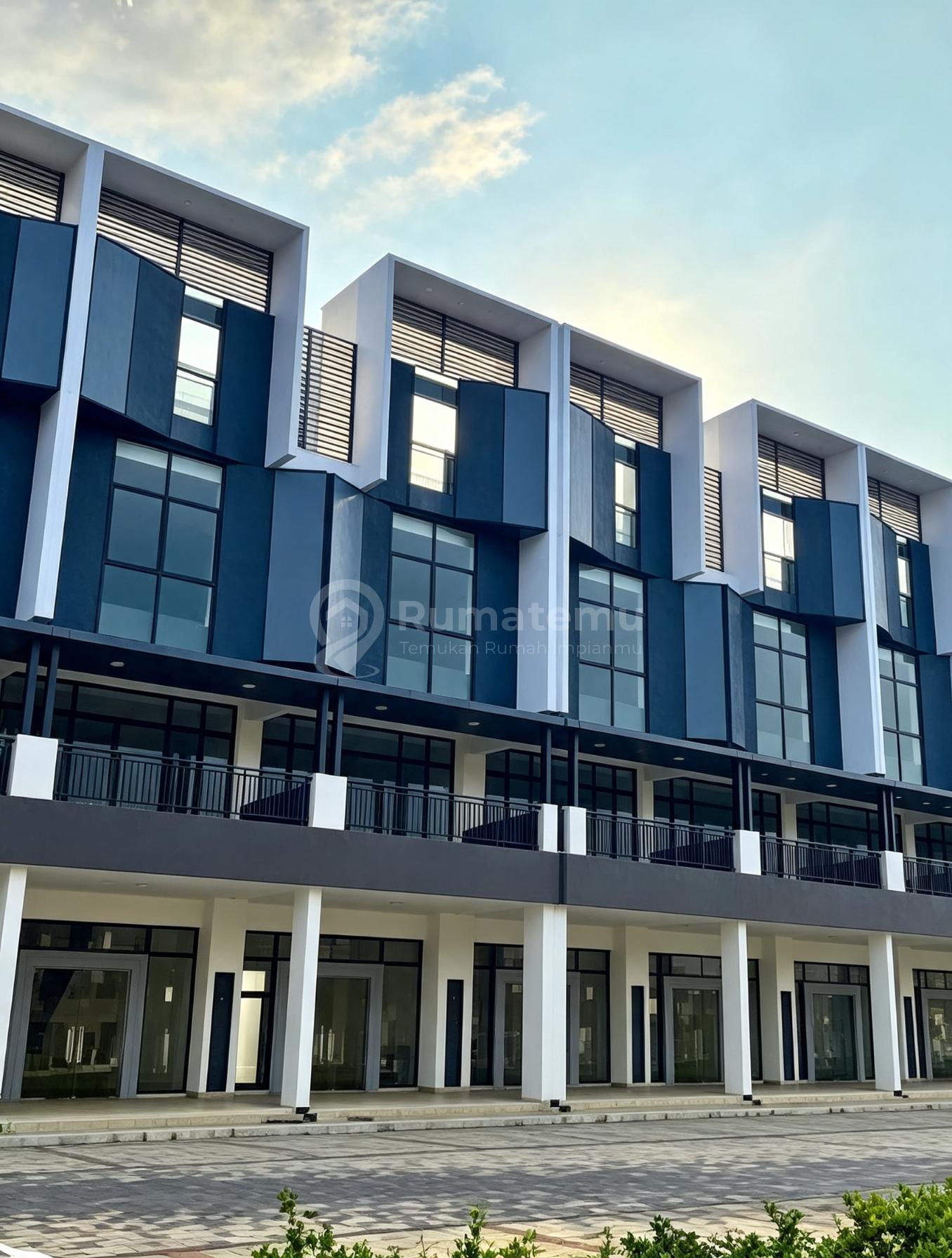 Disewakan Cepat Ruko Baru Sumarecon Crown Bekasi