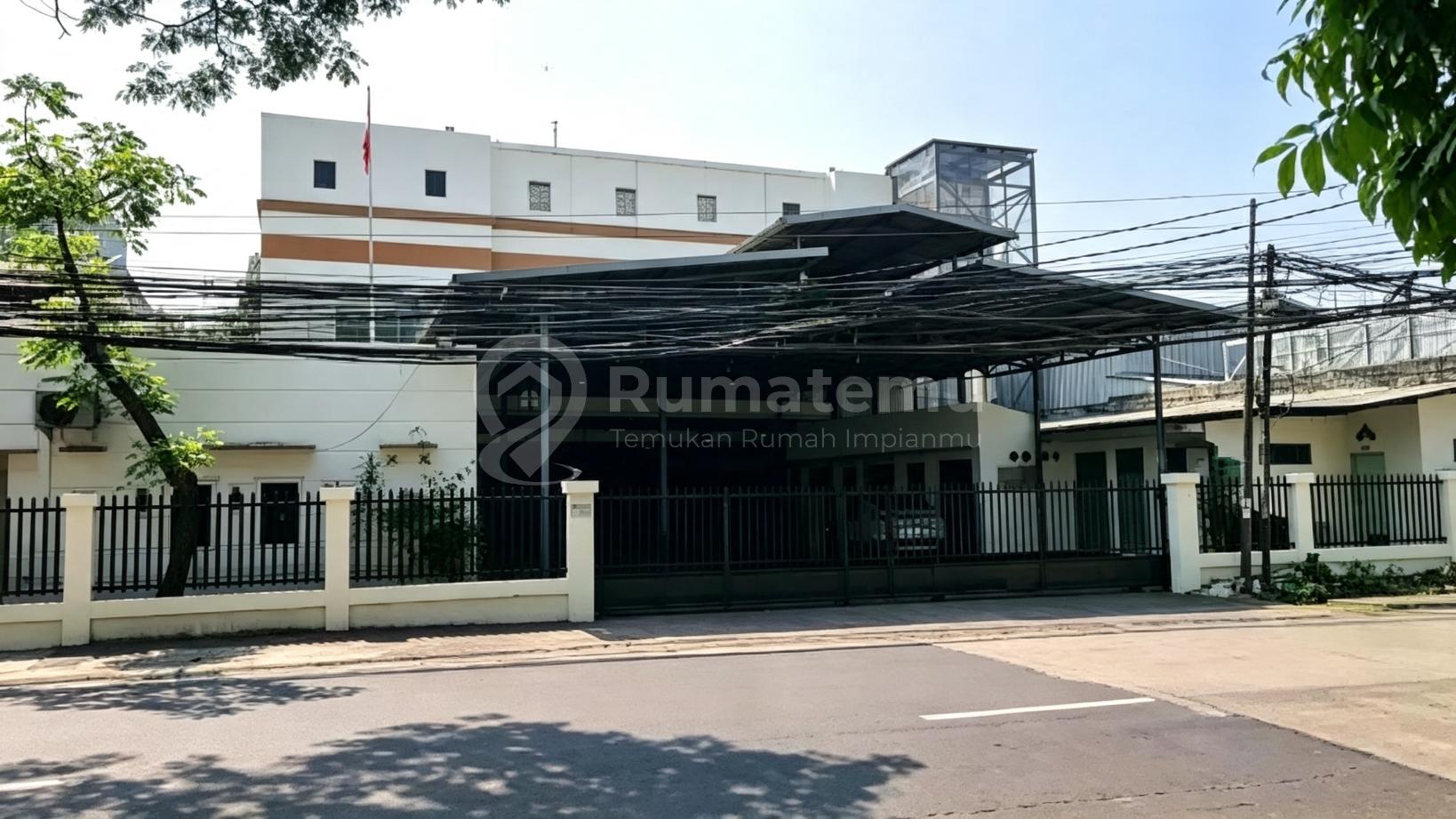 Gedung 3 Lantai Di Imam Bonjol Karawaci.